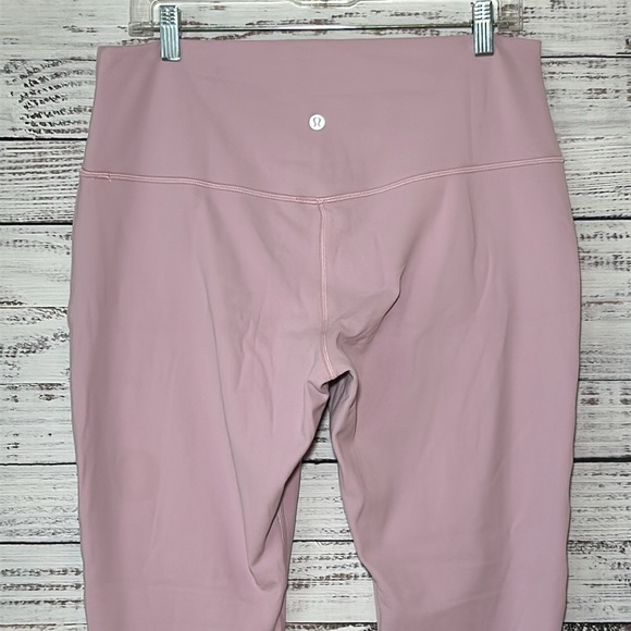 Lululemon Align High-Rise Pant 28"
Pink Peony Size 14 - Picture 14 of 16